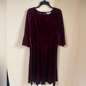 Elegant Burgundy Velvet Dress…#412